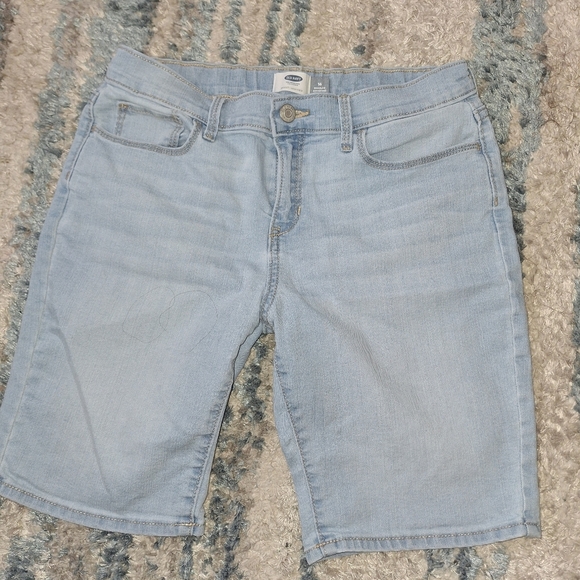 Old Navy Stretch Bermuda Shorts Set of 2 || GUC - Picture 16 of 16